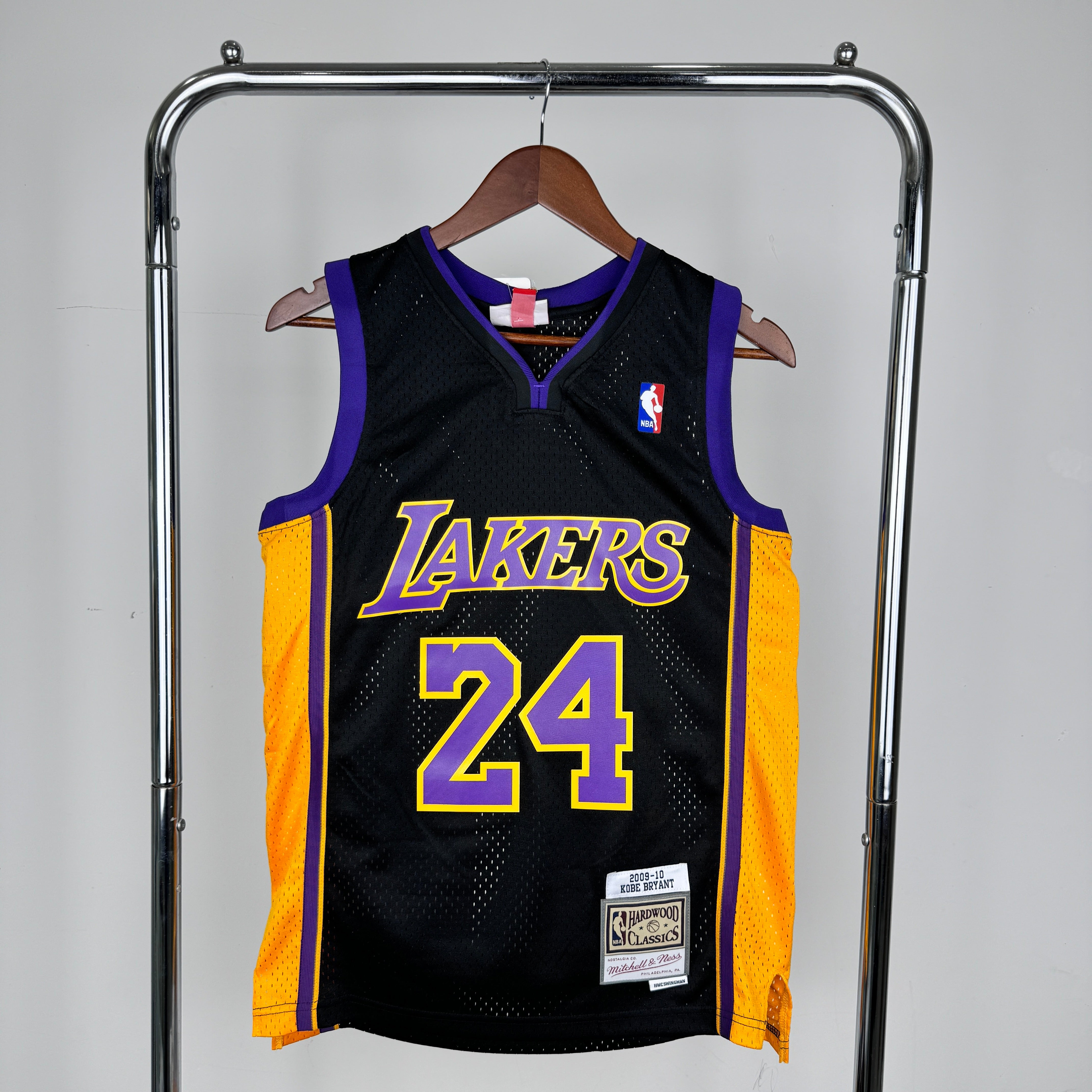 Kobe bryant swingman jersey black best sale