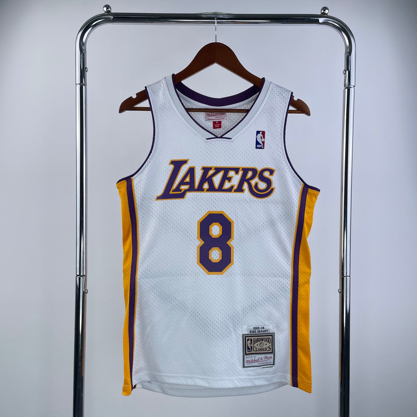 Los Angeles Lakers 2003-04 Kobe Bryant White Mitchell & Ness Hardwood Classics Swingman Jersey