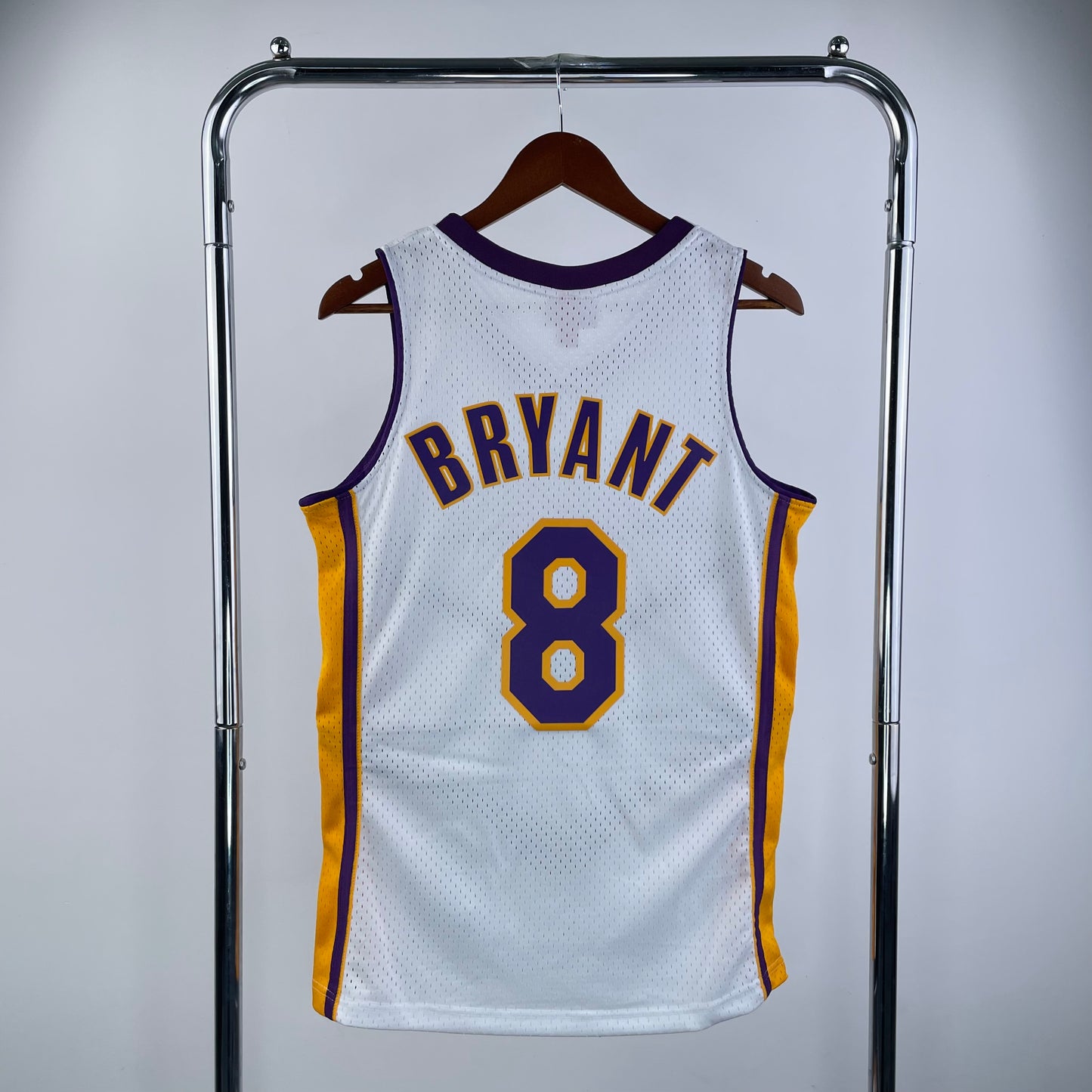 Los Angeles Lakers 2003-04 Kobe Bryant White Mitchell & Ness Hardwood Classics Swingman Jersey