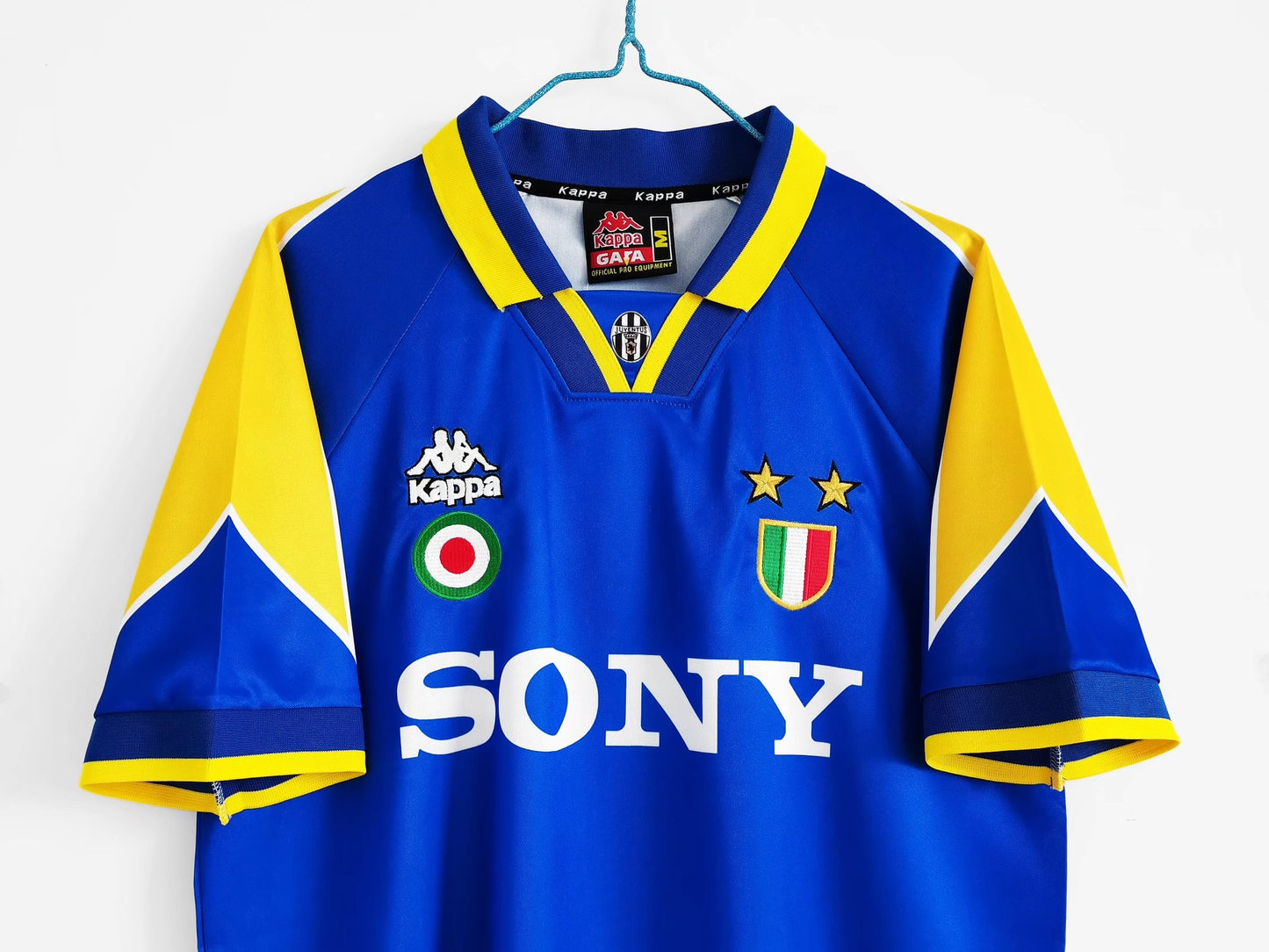 Juventus FC 1995-1996 Away Jersey