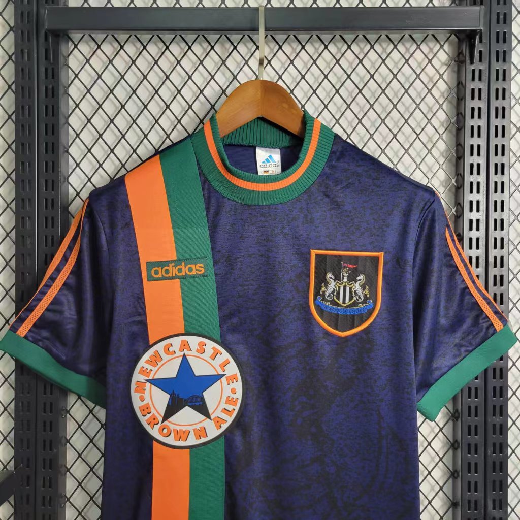 Newcastle FC 1997-1998 Away Jersey