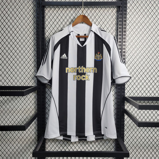 Newcastle FC 2004-2006 Home Jersey