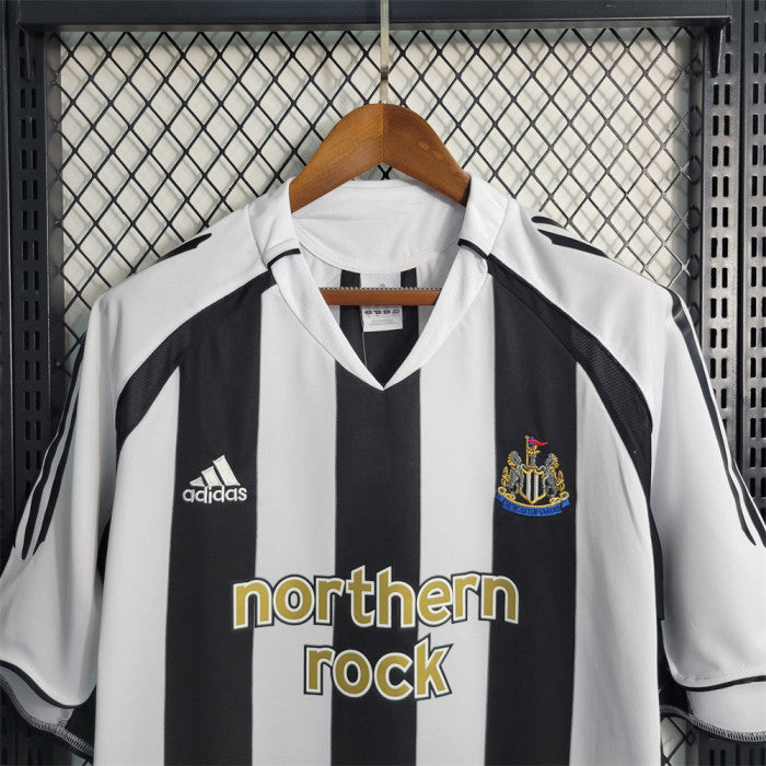 Newcastle FC 2004-2006 Home Jersey