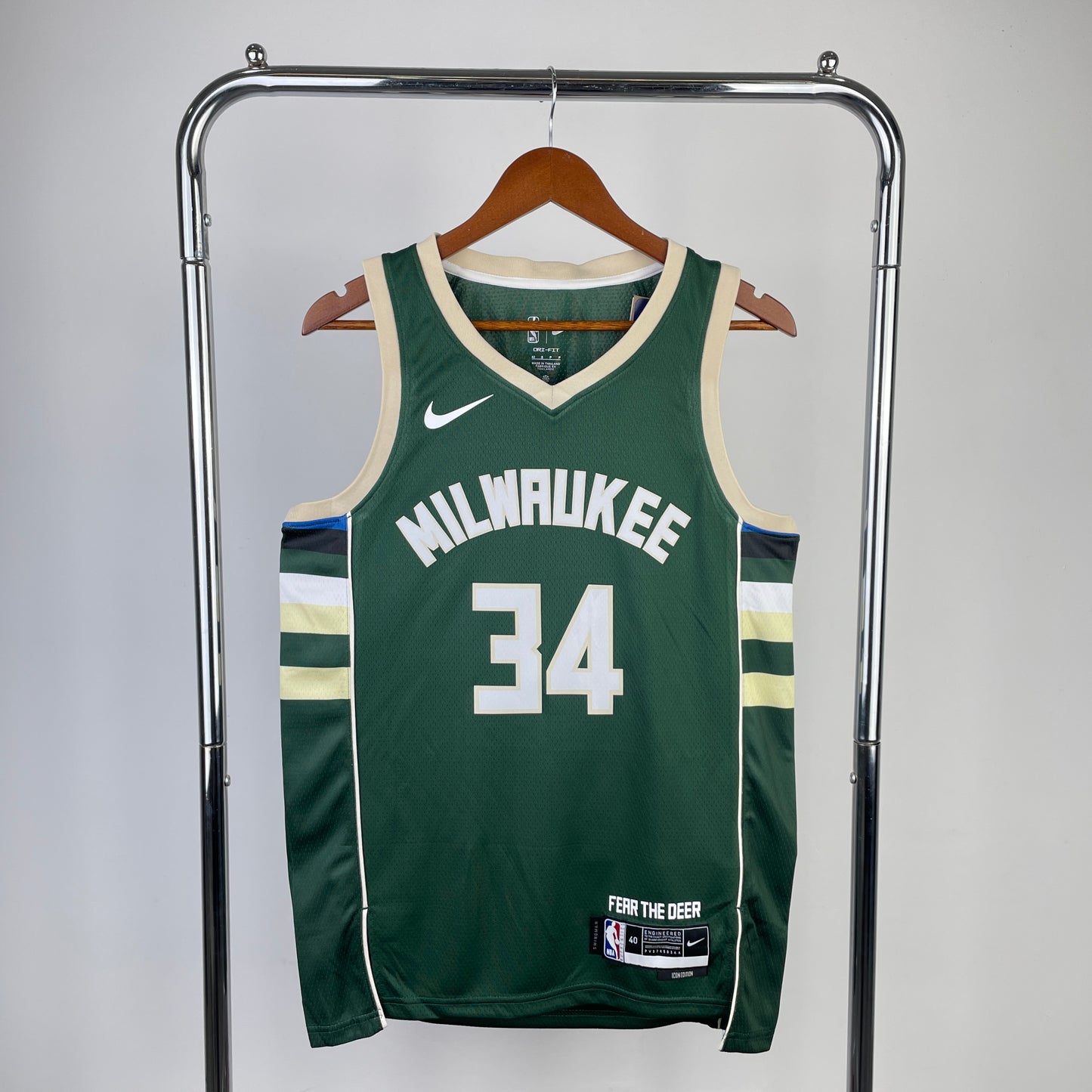 Milwaukee Bucks 2023-24 Nike Green Swingman Jersey - Icon Edition