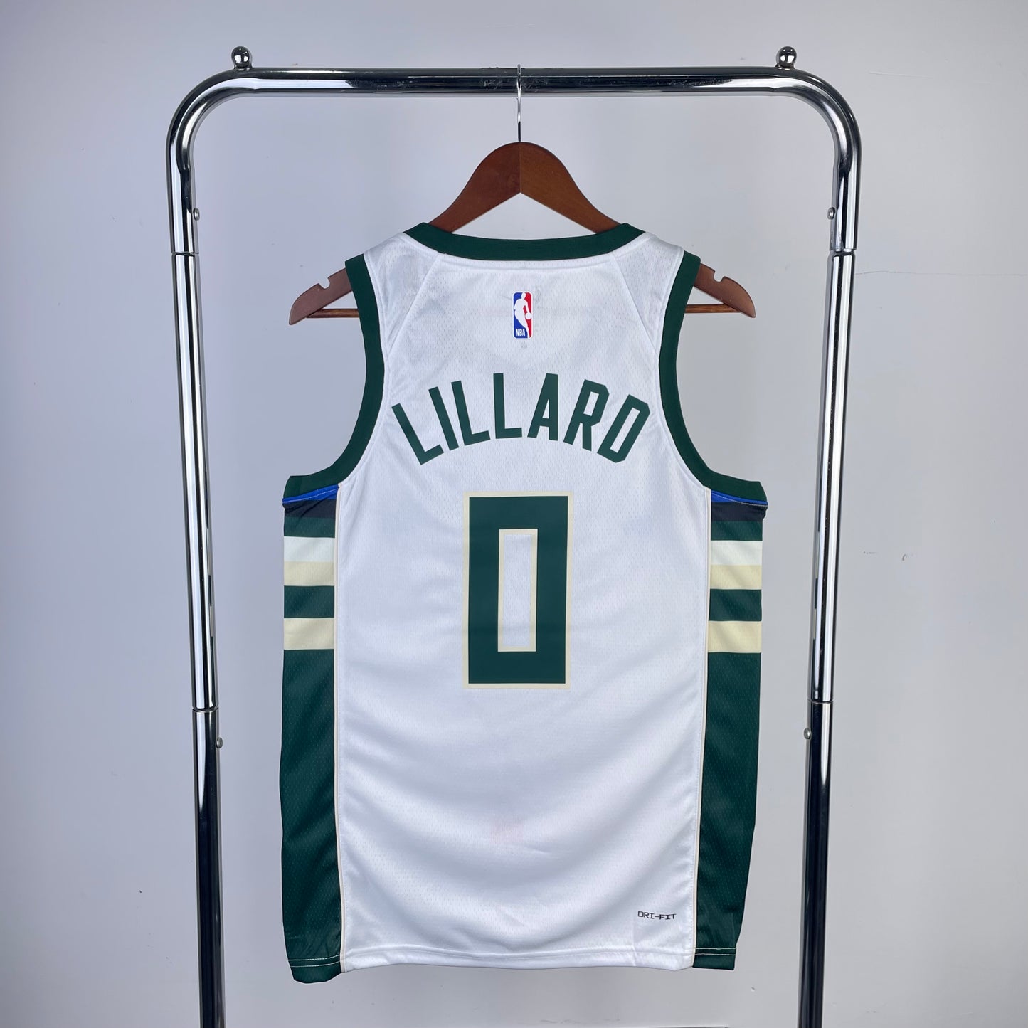 Milwaukee Bucks 2023-24 Nike White Swingman Jersey - Association Edition