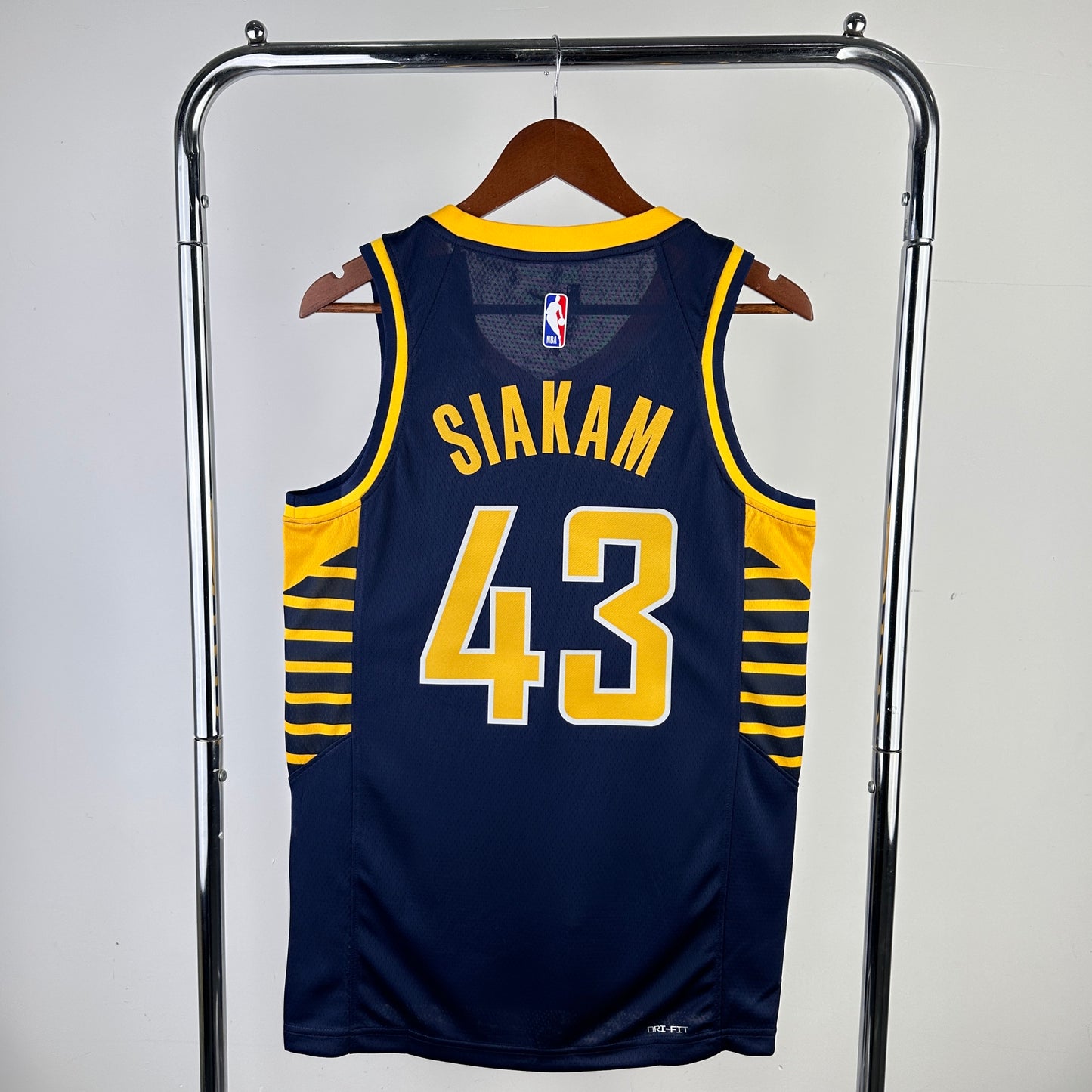 Indiana Pacers 2023-24 Black Nike Swingman Jersey - Icon Edition